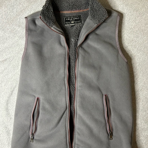 TRUE GRIT MENS VEST - Picture 2 of 5